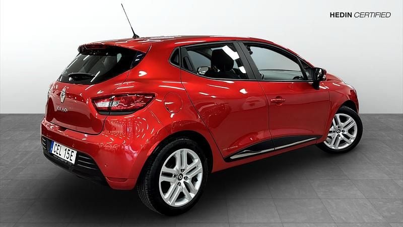 Begagnad Renault Clio IV Zen 90 HK (66 kW) 2019 Röd Halvkombi