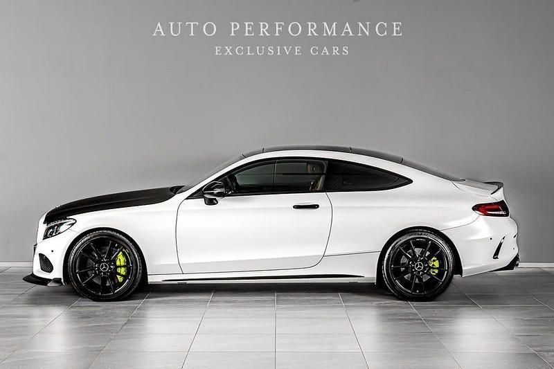 Begagnad Mercedes C43 AMG AMG 368 HK (270 kW) 2018 Vit Sportkupé