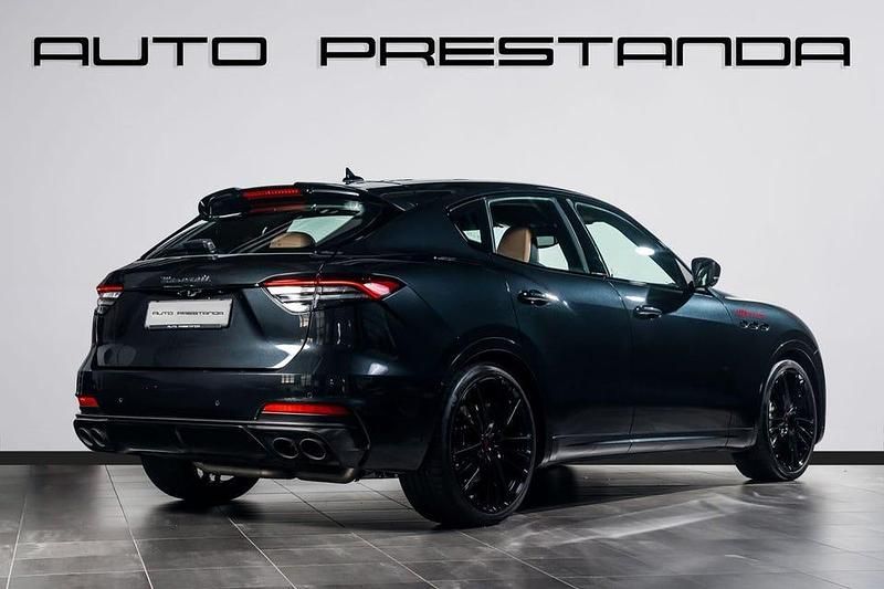 Begagnad Maserati Levante 581 HK (427 kW) 2023 Svart SUV