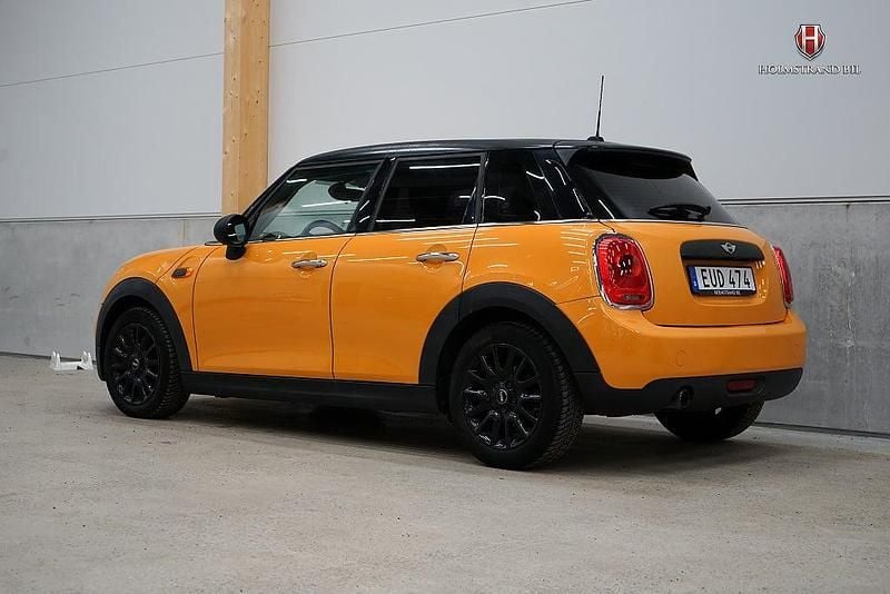 Begagnad Mini ONE Pepper 102 HK (75 kW) 2015 Orange Halvkombi