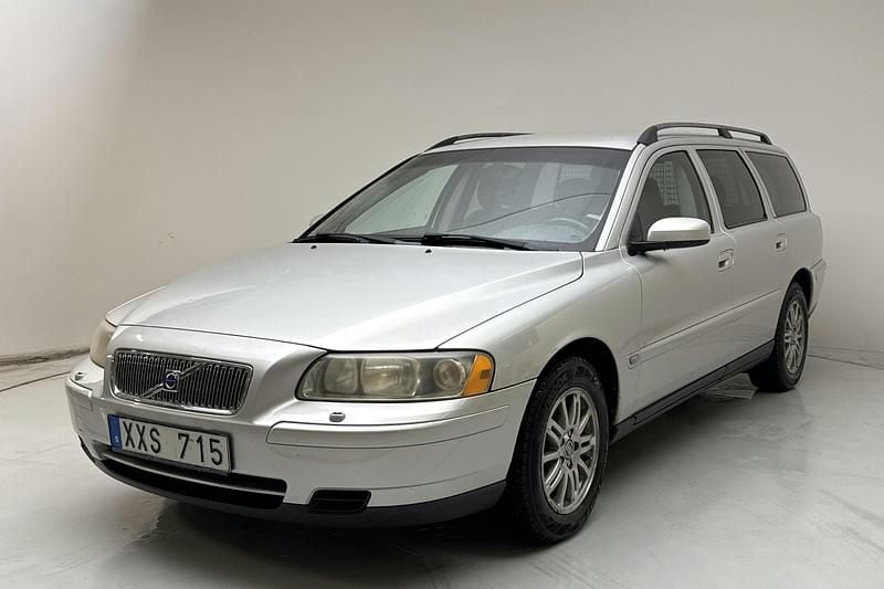 Ljusgrå Begagnad 2006 Volvo V70 Business Edition Kombi | 42 000 kr (Marknadspris) - Bild 1/4