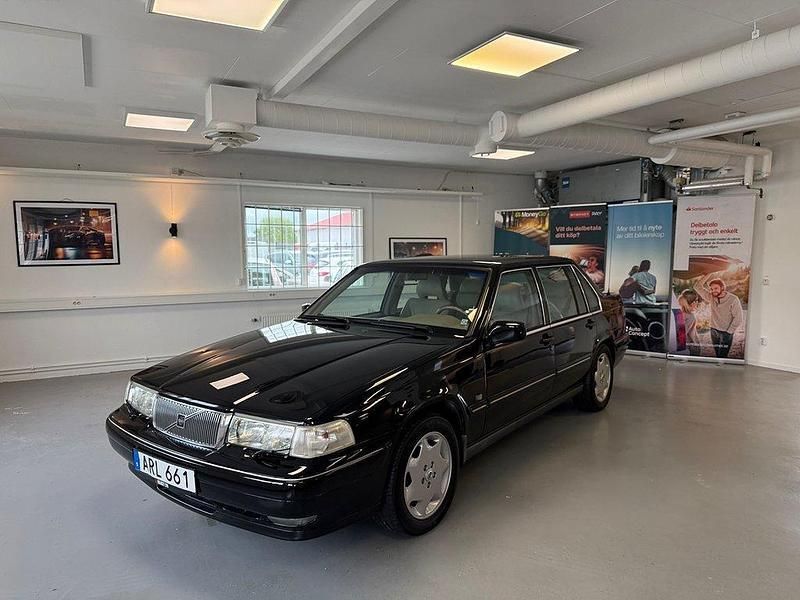 Svart Begagnad 1998 Volvo S90 Sedan | 149 500 kr - Bild 1/4