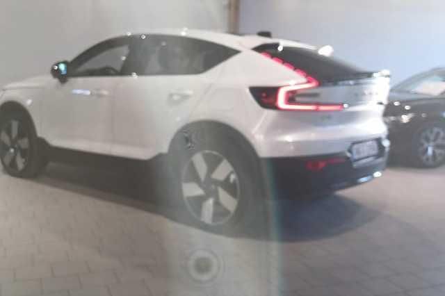 Begagnad Volvo C40 299 kW (407 HK) 2023 Vit SUV