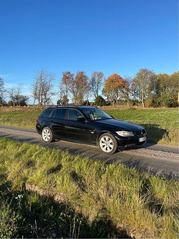 Svart Begagnad 2007 BMW 325 Sport Line Kombi | 52 000 kr (Marknadspris) - Bild 1/4