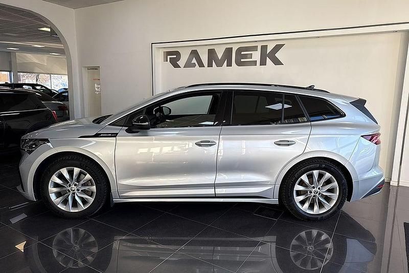 Begagnad Skoda Enyaq iV SportLine 150 kW (204 HK) 2022 Silver SUV