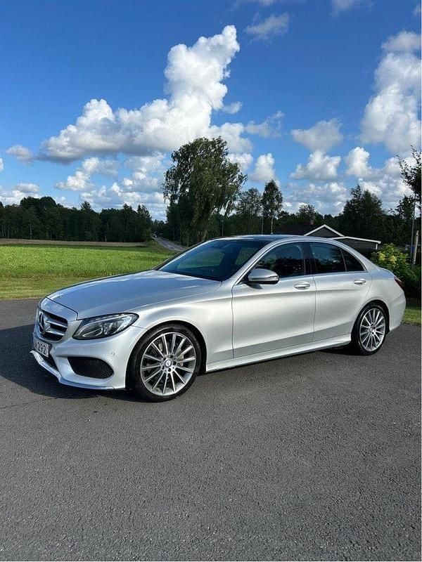 Silver Begagnad 2017 Mercedes C220 AMG line Sedan | 215 000 kr (Lite dyr) - Bild 1/4
