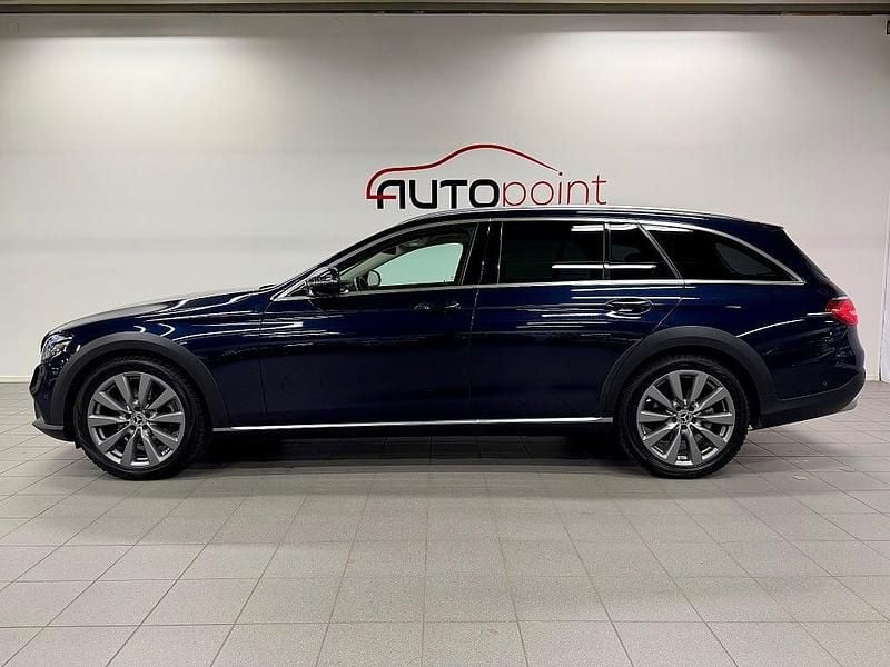 Begagnad Mercedes E220 All-Terrain Avantgarde 194 HK (142 kW) 2017 Mörkblå Kombi