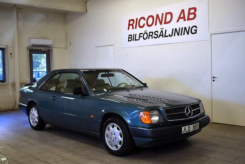 Begagnad Mercedes 230 132 HK (97 kW) 1989 Blå Sportkupé