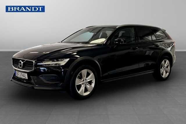 Begagnad 2022 Volvo V60 CC Kombi | 284 900 kr (Bra pris) - Bild 1/4