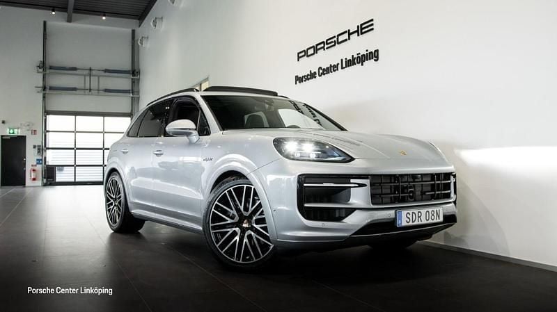 Ny 2026 Porsche Cayenne SUV | 1 589 700 kr (Marknadspris) - Bild 1/4