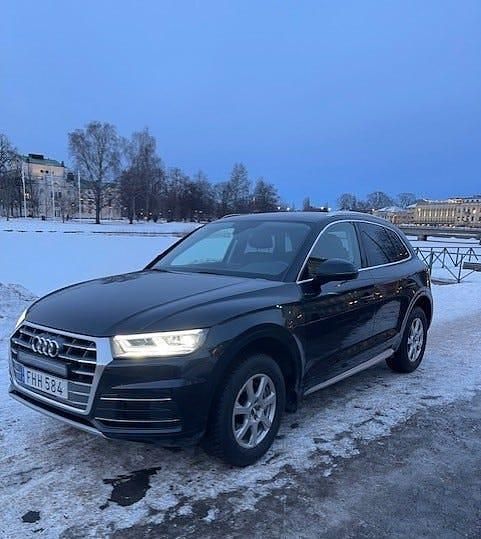 Begagnad Audi Q5 190 HK (139 kW) 2018 Månskensblå metallic SUV