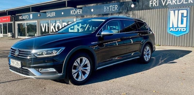 Svart Begagnad 2017 VW Passat Alltrack Kombi | 174 900 kr (Bra pris) - Bild 1/4