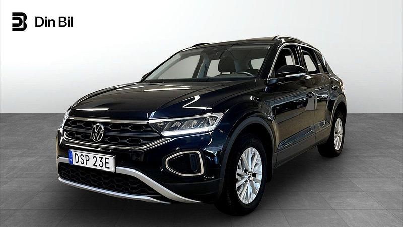 Svart Begagnad 2022 VW T-Roc Life SUV | 229 900 kr (Marknadspris) - Bild 1/4
