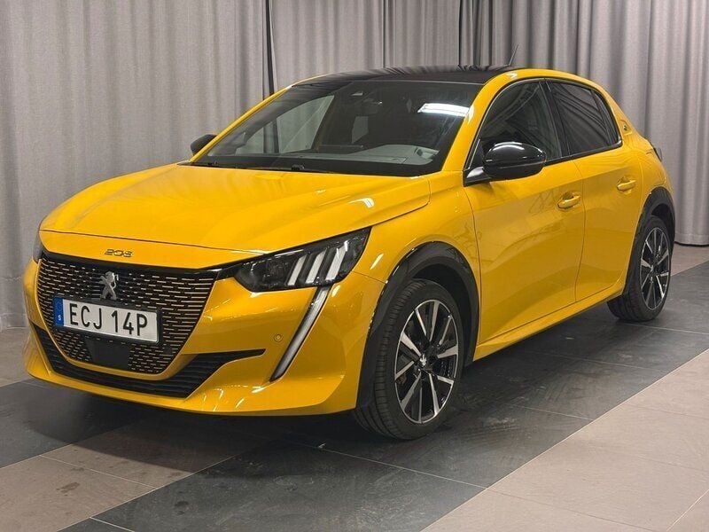 Gul Begagnad 2023 Peugeot e-208 GT Halvkombi | 229 800 kr (Lite dyr) - Bild 1/4