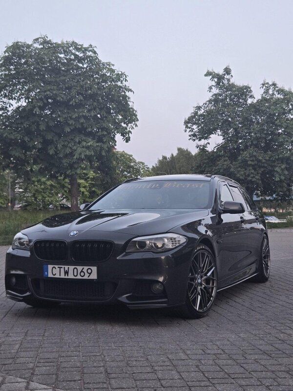 Grå Begagnad 2012 BMW 535 M Sport Kombi | 239 900 kr (Lite dyr) - Bild 1/4