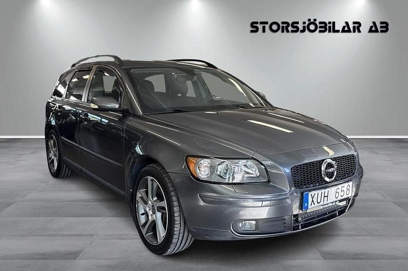 Grå Begagnad 2006 Volvo V50 Kinetic Kombi | 79 000 kr (Dyr) - Bild 1/4