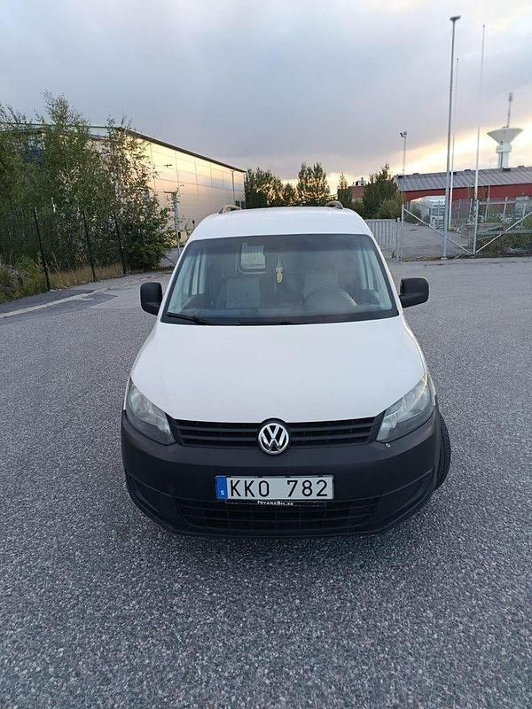 Vit Begagnad 2011 VW Caddy Minibuss | 51 000 kr (Marknadspris) - Bild 1/4