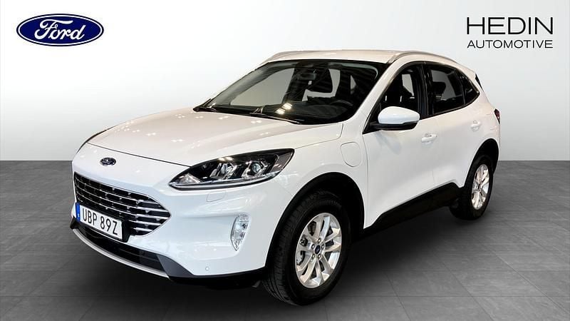Vit (white) Begagnad 2022 Ford Kuga Titanium SUV | 279 900 kr (Marknadspris) - Bild 1/4