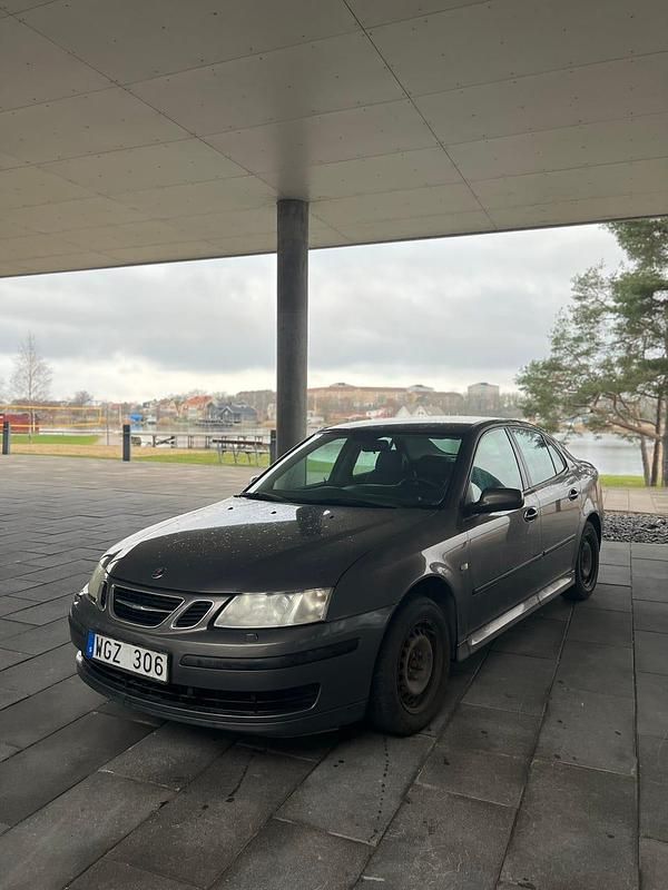 Begagnad 2005 Saab 9-3 Sedan | 14 500 kr (Marknadspris) - Bild 1/4