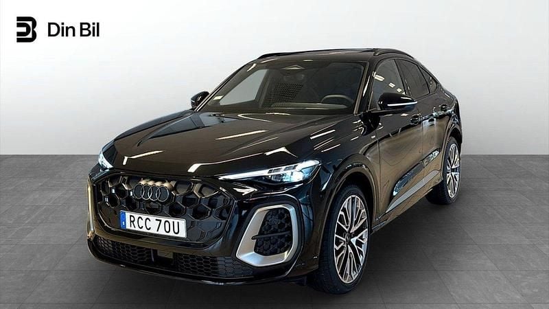 Svart Ny 2025 Audi Q5 Sportback Design SUV | 899 900 kr - Bild 1/4