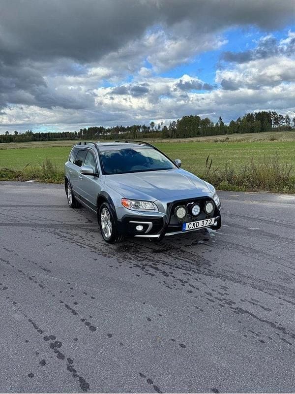 Silver Begagnad 2014 Volvo XC70 Summum SUV | 130 000 kr (Bra pris) - Bild 1/4
