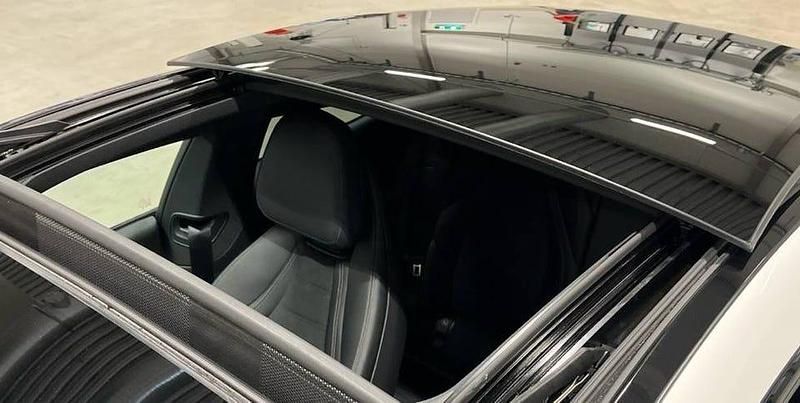 Begagnad Mercedes CLE300 AMG 258 HK (189 kW) 2023 Vit Sportkupé