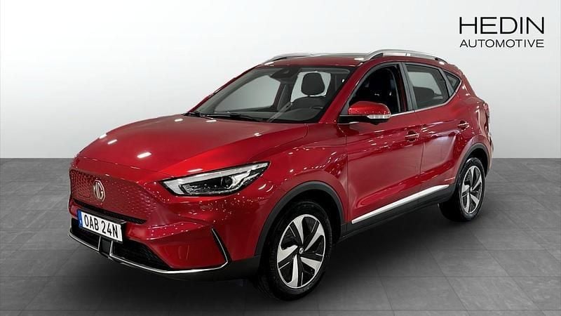 Röd (red) Begagnad 2022 MG ZS Luxury Sedan | 249 900 kr (Bra pris) - Bild 1/4