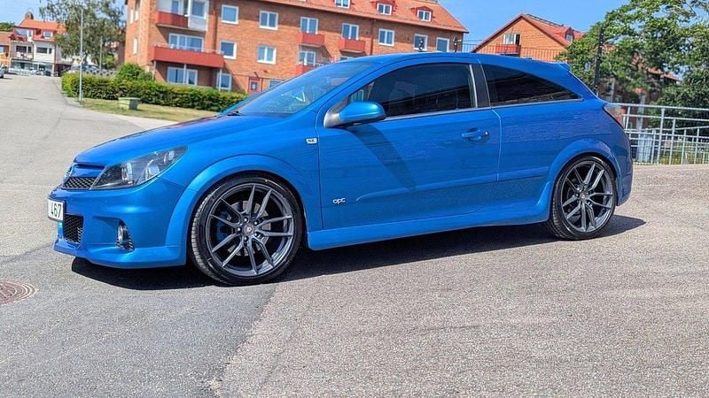 Blå Begagnad 2007 Opel Astra OPC Halvkombi | 89 900 kr - Bild 1/4
