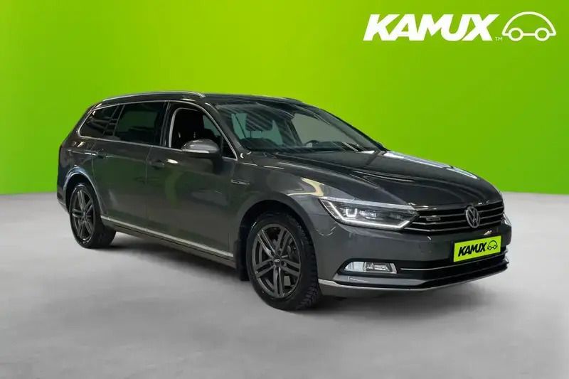 Silver/grå Begagnad 2017 VW Passat Executive Kombi | 204 800 kr (Marknadspris) - Bild 1/4