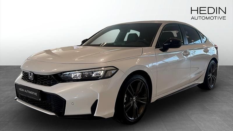 Begagnad 2025 Honda Civic Sport Halvkombi | 349 900 kr - Bild 1/4