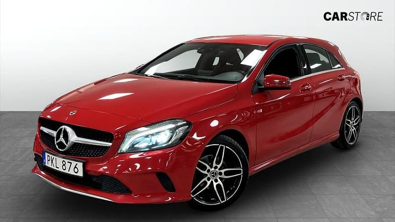 Röd Begagnad 2018 Mercedes A180 Halvkombi | 189 900 kr (Bra pris) - Bild 1/4