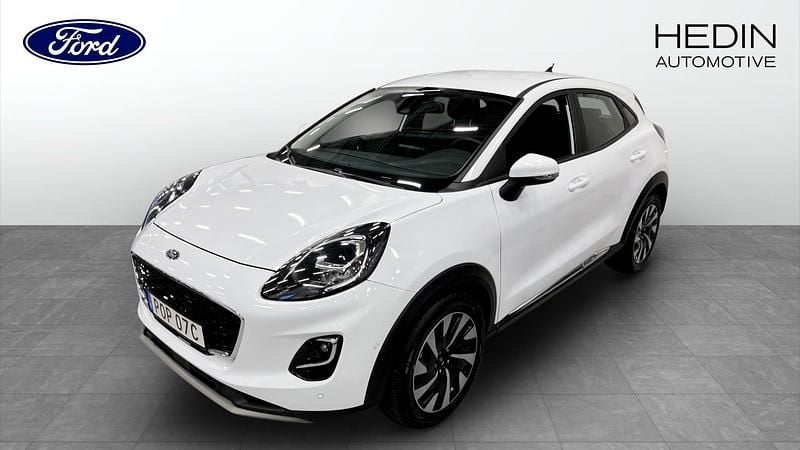 Frozen white Begagnad 2024 Ford Puma Titanium SUV | 214 900 kr (Marknadspris) - Bild 1/4