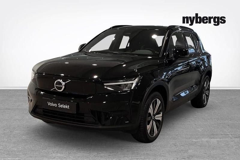 Svart Begagnad 2023 Volvo XC40 Core SUV | 339 000 kr - Bild 1/4