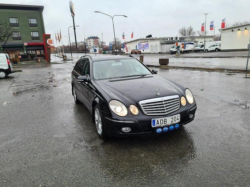 Svart Begagnad 2007 Mercedes E320 Kombi | 125 000 kr - Bild 1/4