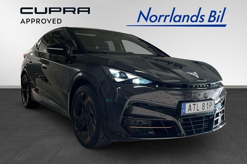 Grå (basalt grey) Begagnad 2024 Cupra Tavascan VZ3 SUV | 529 000 kr (Marknadspris) - Bild 1/4