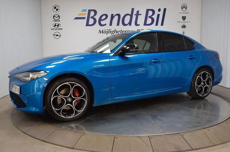 Begagnad Alfa Romeo Giulia Veloce 281 HK (206 kW) 2022 Blå Sedan