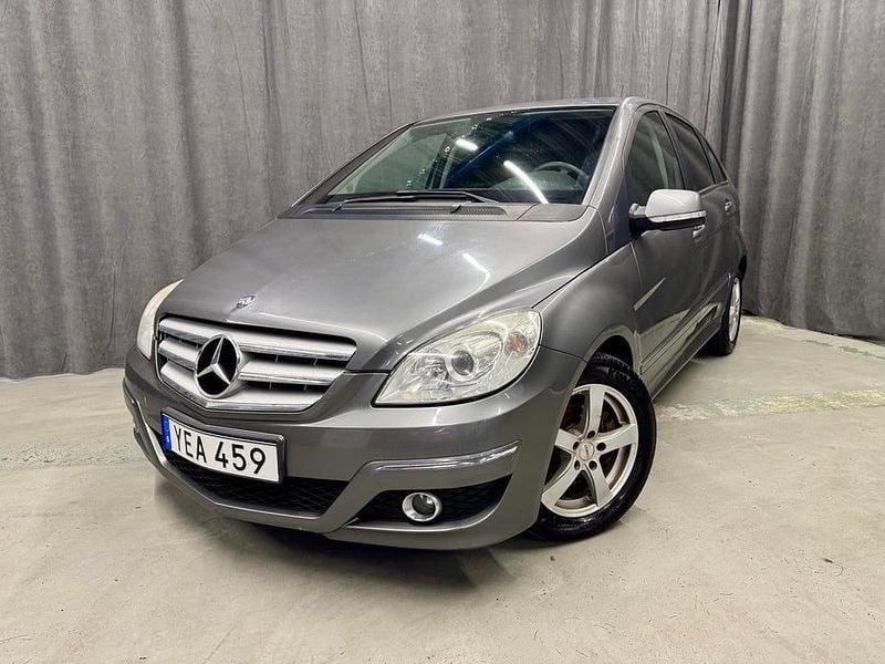 Grå Begagnad 2010 Mercedes B180 Minibuss | 64 900 kr (Marknadspris) - Bild 1/4