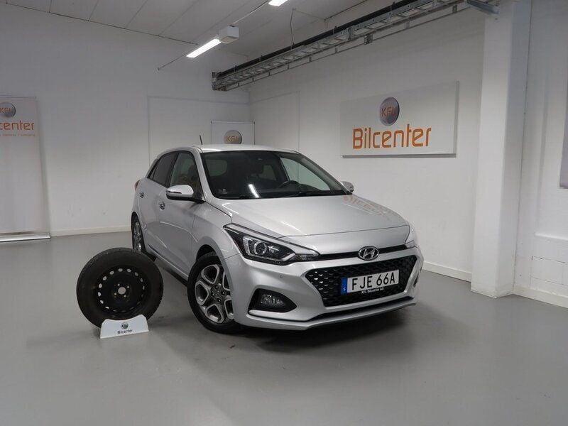 Silver Begagnad 2019 Hyundai i20 Trend Halvkombi | 129 900 kr (Marknadspris) - Bild 1/3