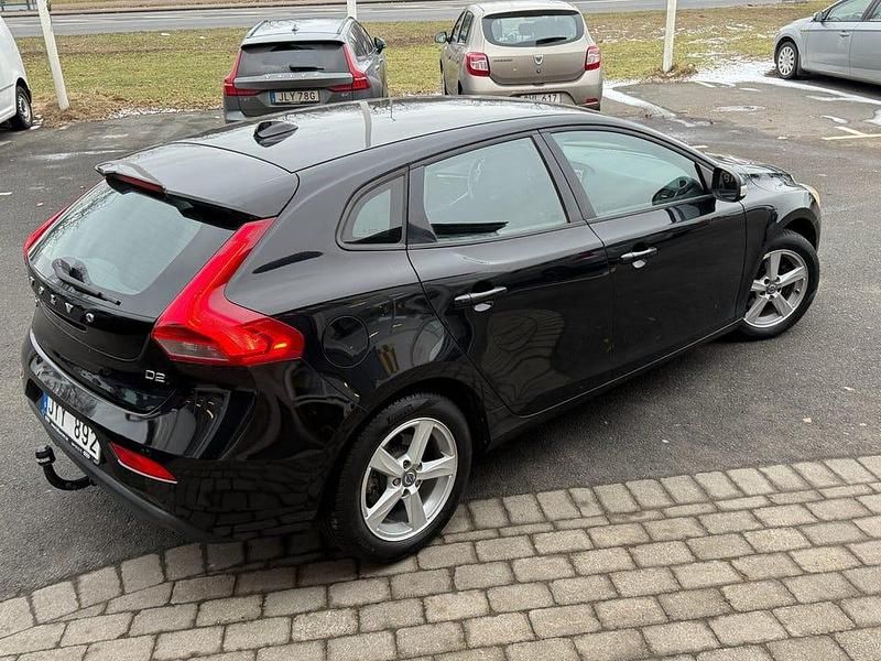 Begagnad Volvo V40 Kinetic 116 HK (85 kW) 2013 Svart Halvkombi