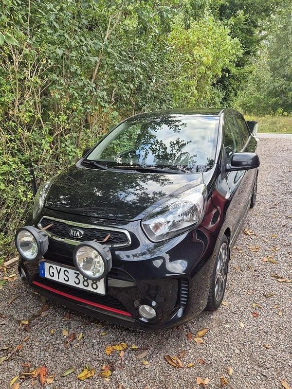 Svart Begagnad 2016 Kia Picanto Halvkombi | 65 000 kr (Marknadspris) - Bild 1/4