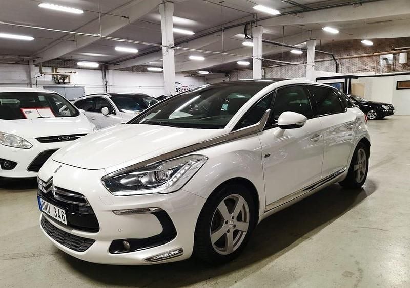 Vit Begagnad 2013 Citroën DS5 Halvkombi | 89 900 kr (Marknadspris) - Bild 1/4