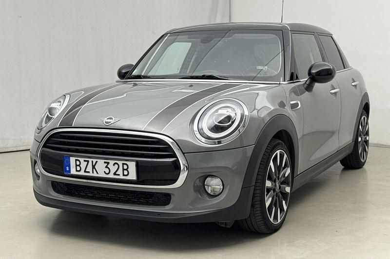 Grå Begagnad 2019 Mini Cooper Pepper Halvkombi | 154 000 kr - Bild 1/4