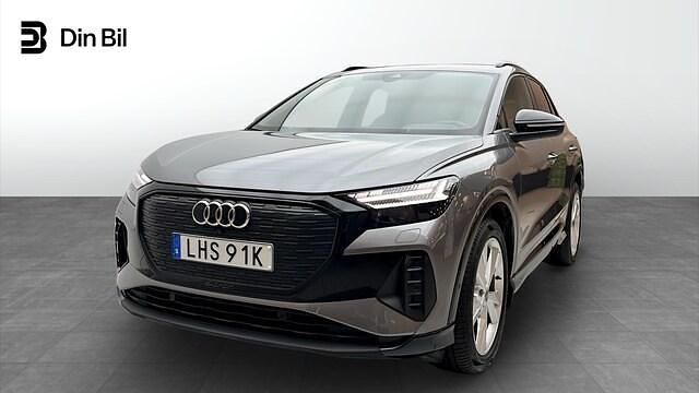 Grå (tyfongrå metallic) Begagnad 2023 Audi Q4 e-tron Advanced SUV | 439 000 kr (Marknadspris) - Bild 1/4