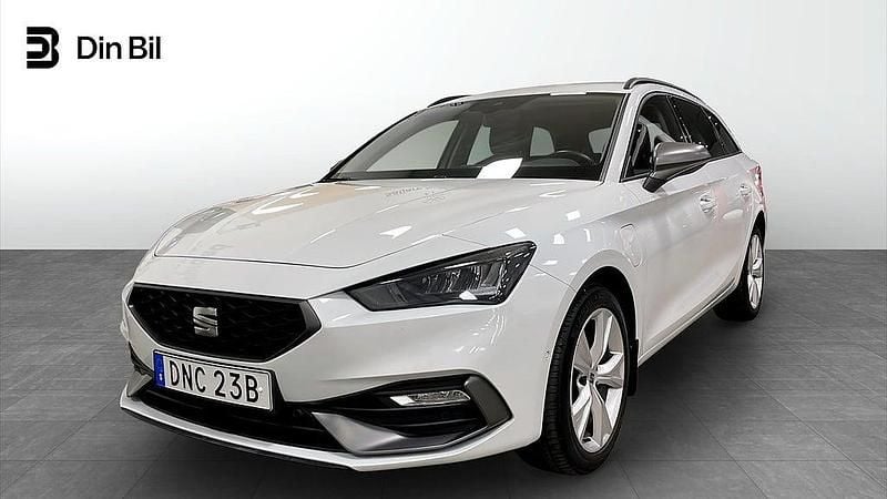 Vit Begagnad 2021 Seat Leon FR Kombi | 224 900 kr (Marknadspris) - Bild 1/3