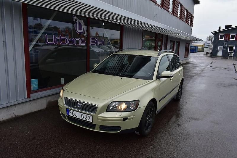 Ljusgrön Begagnad 2007 Volvo V50 Kinetic Kombi | 29 900 kr (Bra pris) - Bild 1/4