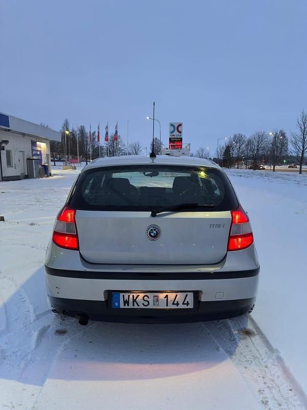 Begagnad BMW 118 129 HK (94 kW) 2005 Halvkombi