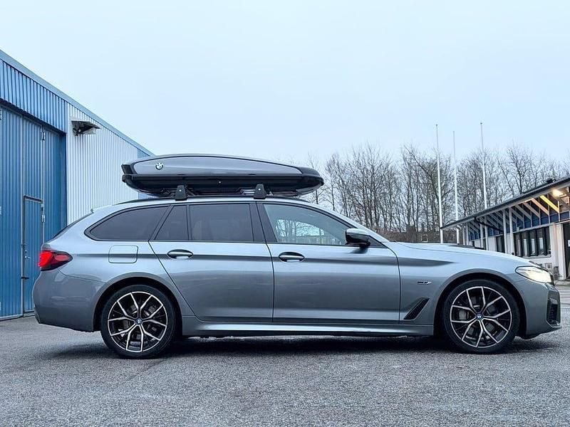 Begagnad BMW 530 M Sport 292 HK (214 kW) 2022 Blå Kombi
