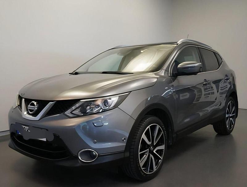 Grå Begagnad 2017 Nissan Qashqai Tekna SUV | 149 900 kr (Marknadspris) - Bild 1/4