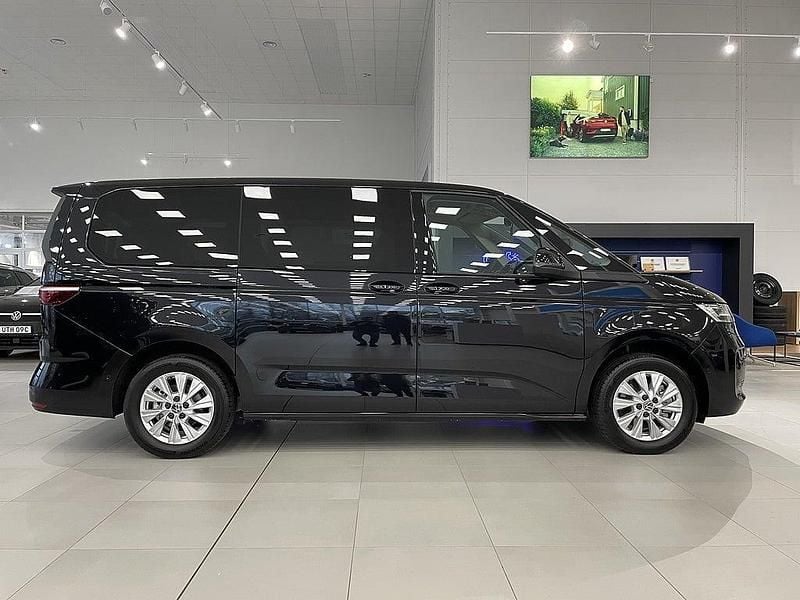 Ny VW Multivan 245 HK (180 kW) 2025 Svart Van