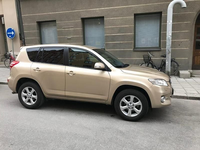 Begagnad 2011 Toyota RAV4 Multidrive S | 125 000 kr (Lite dyr) - Bild 1/4